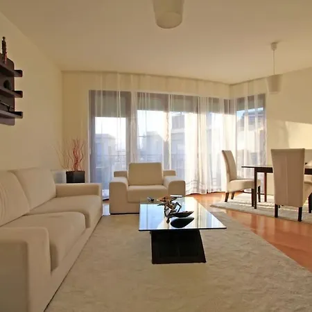 Apartment King's Court - Centre -free Garage *