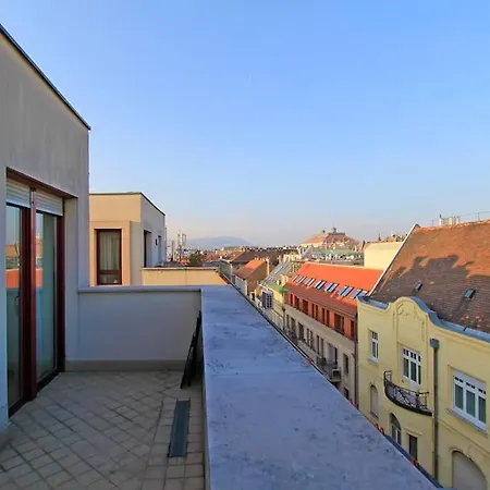 Apartment King's Court - Centre -free Garage *