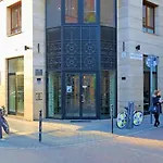 King's Court - Centre -free Garage Apartment Budapest
