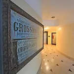 King's Court - Centre -free Garage Apartment